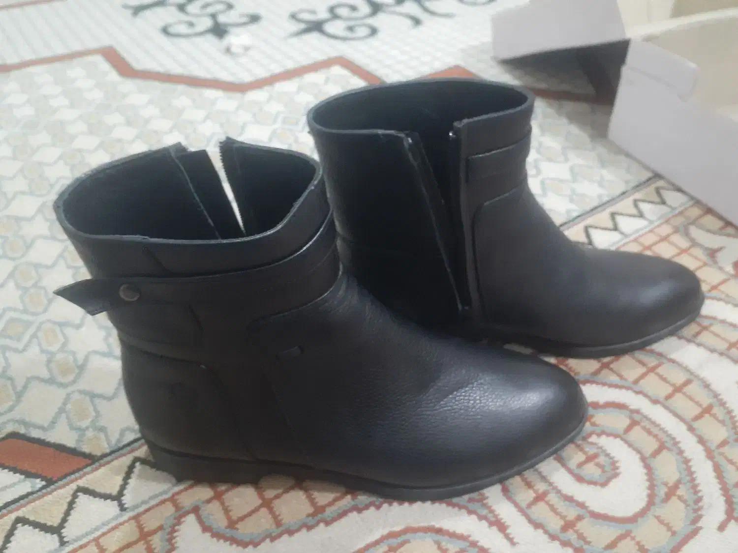 کفش|کیف، کفش، کمربند|ایلام, |دیوار