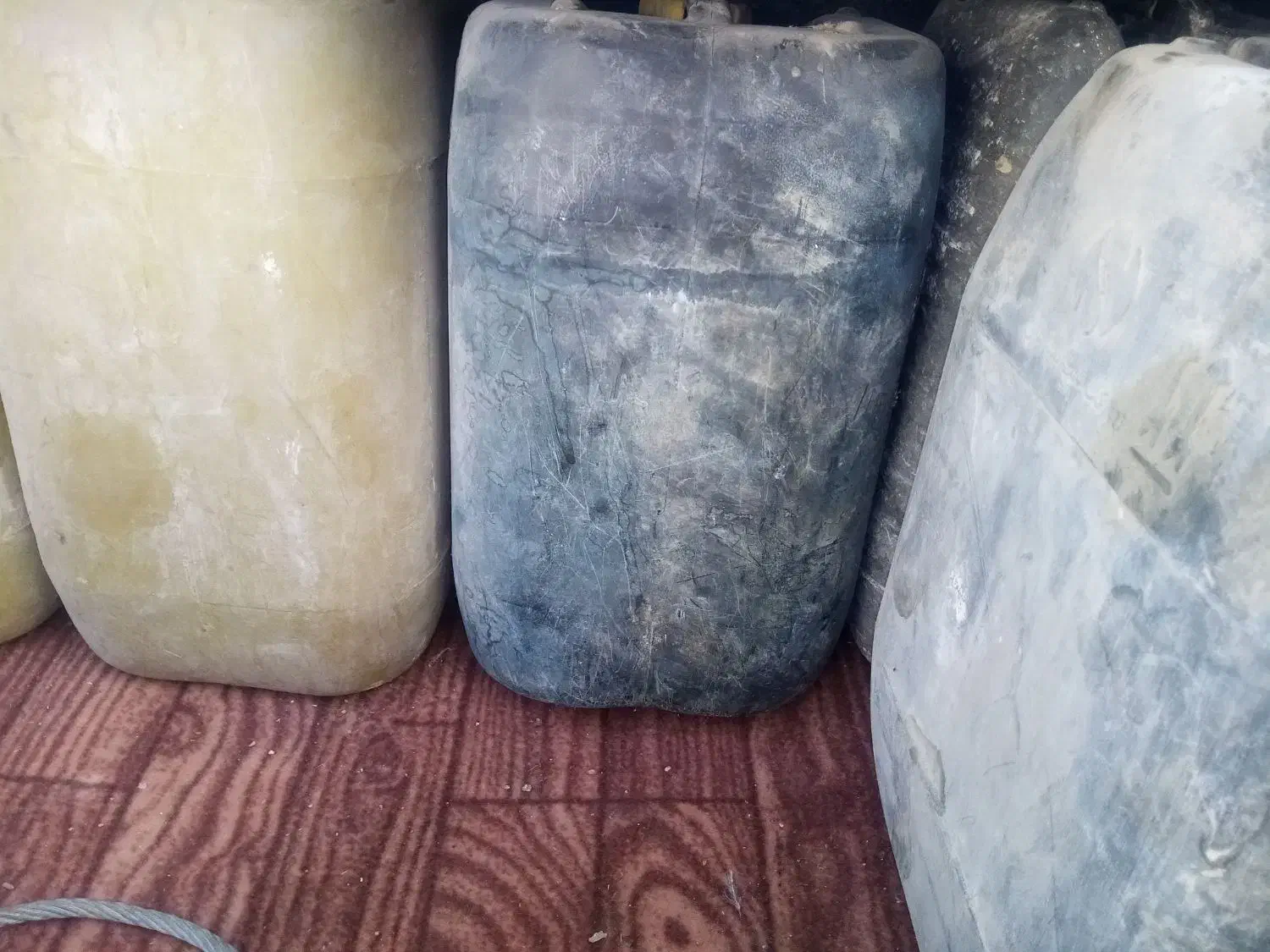 گالن 20 لیتری سالمه|ظروف نگهدارنده، پلاستیکی، یک‌بارمصرف|زاهدان, |دیوار