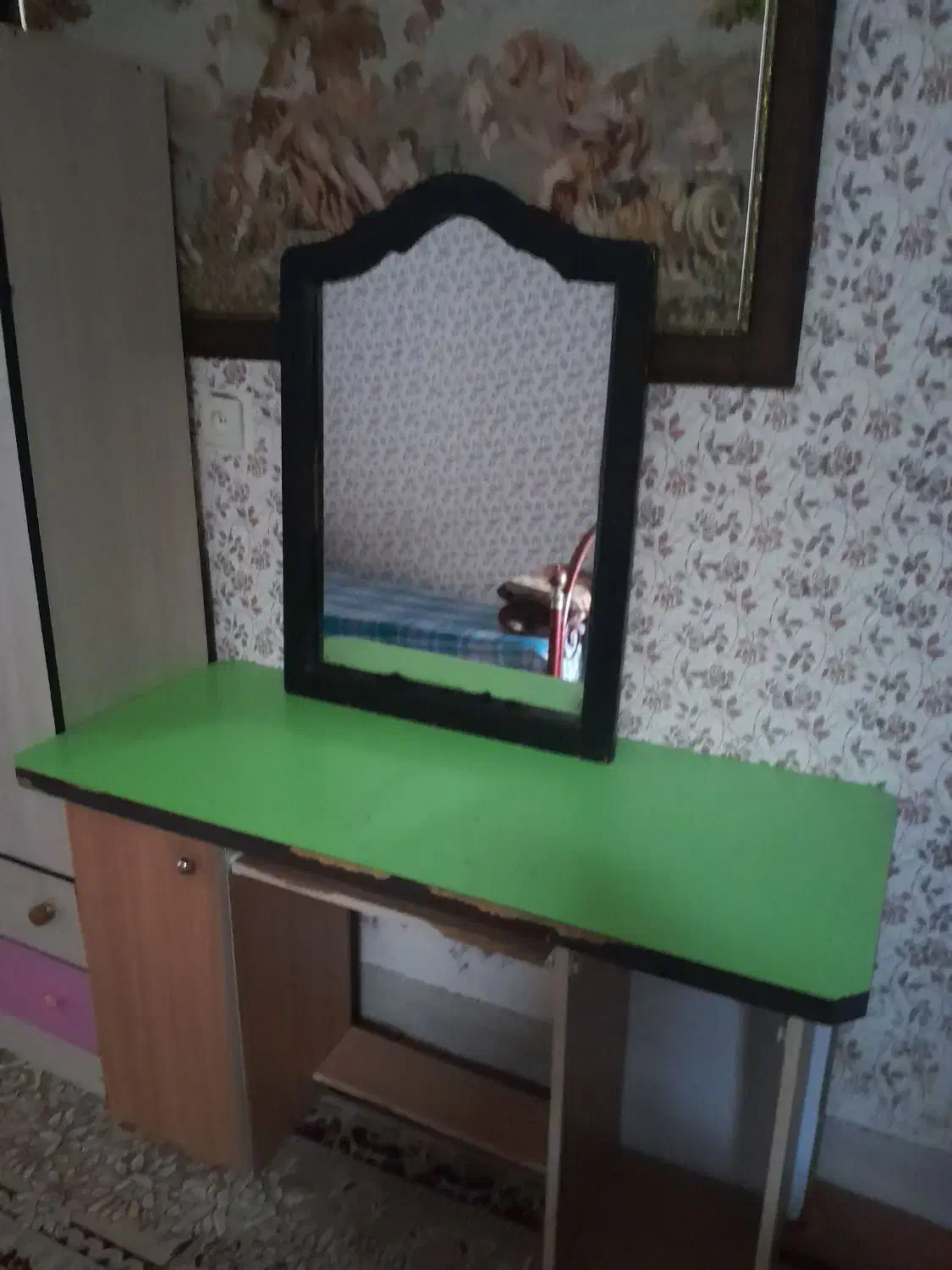 میز تحریر|میز تحریر و کامپیوتر|دورود, |دیوار