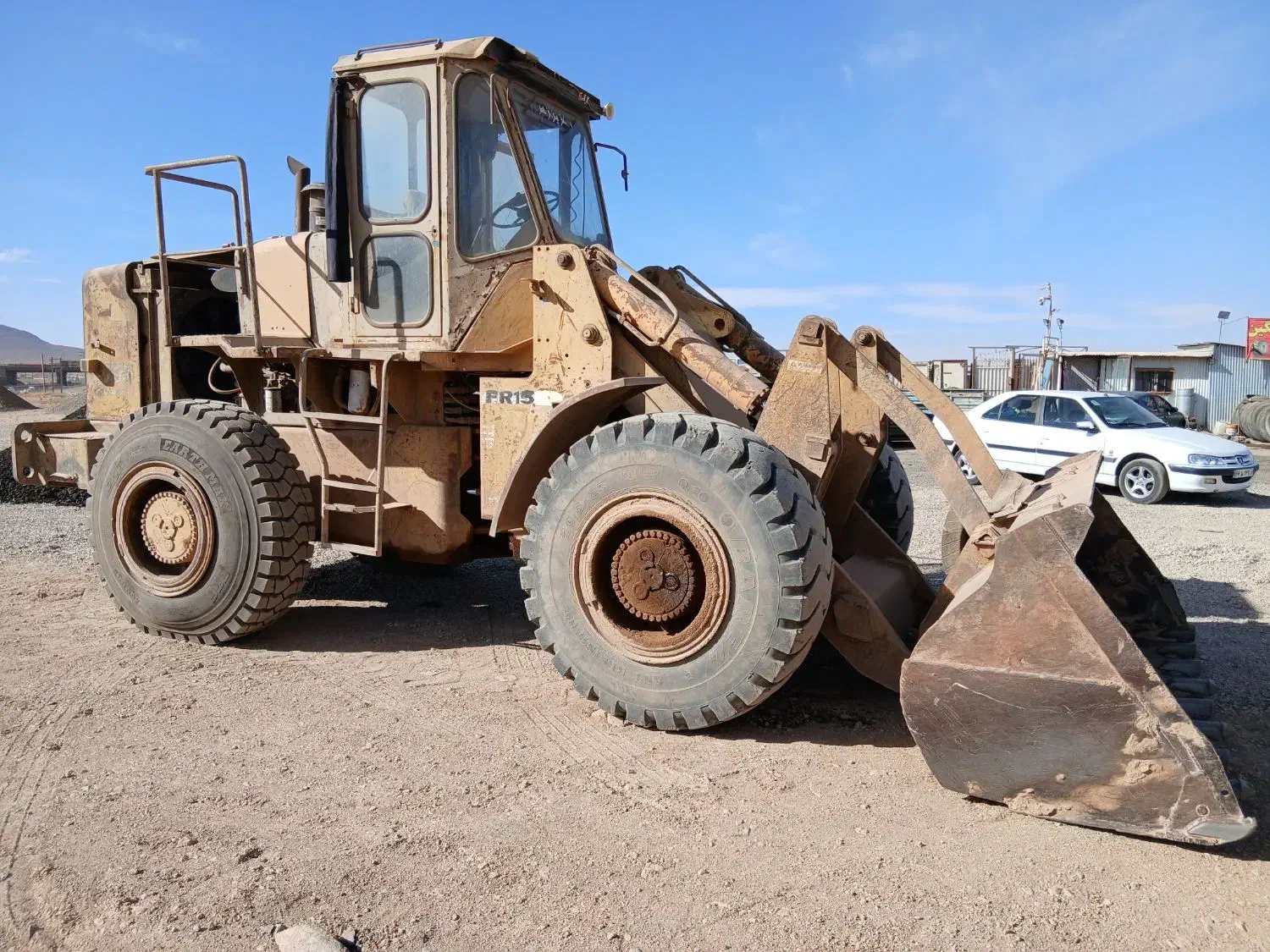 لودر اف آر ۱۵|خودرو سنگین|میاندوآب, |دیوار