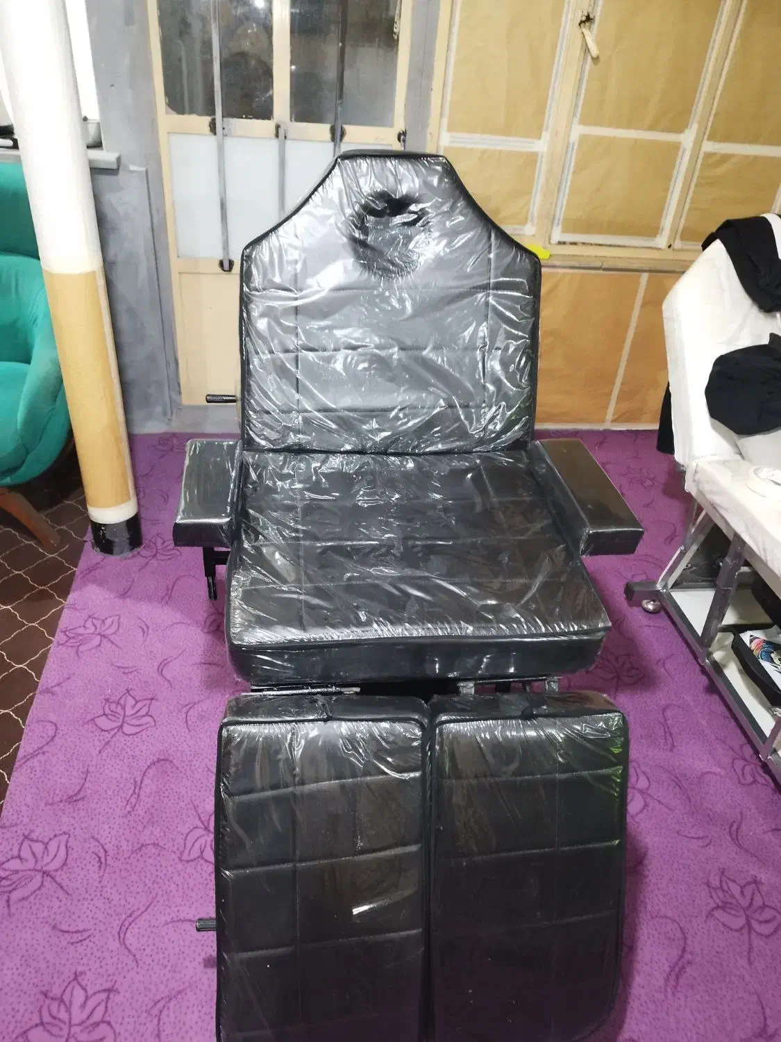 تخت تاتو در حد نو|آرایشگاه و سالن‌های زیبایی|مشکین‌دشت, |دیوار