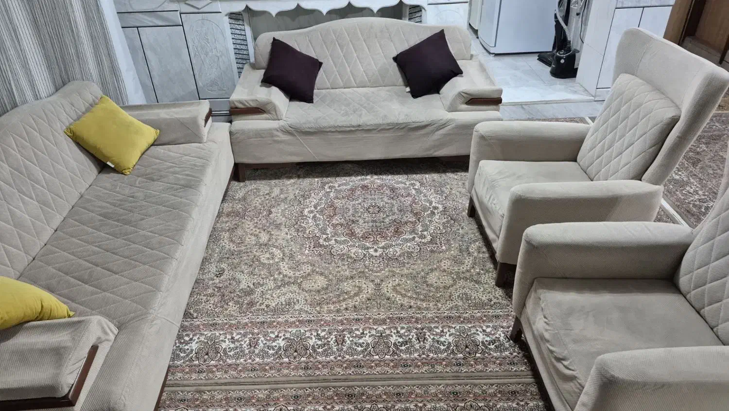 مبلمان ۷ نفره راحتی|مبلمان خانگی و میز عسلی|فرخشهر, |دیوار