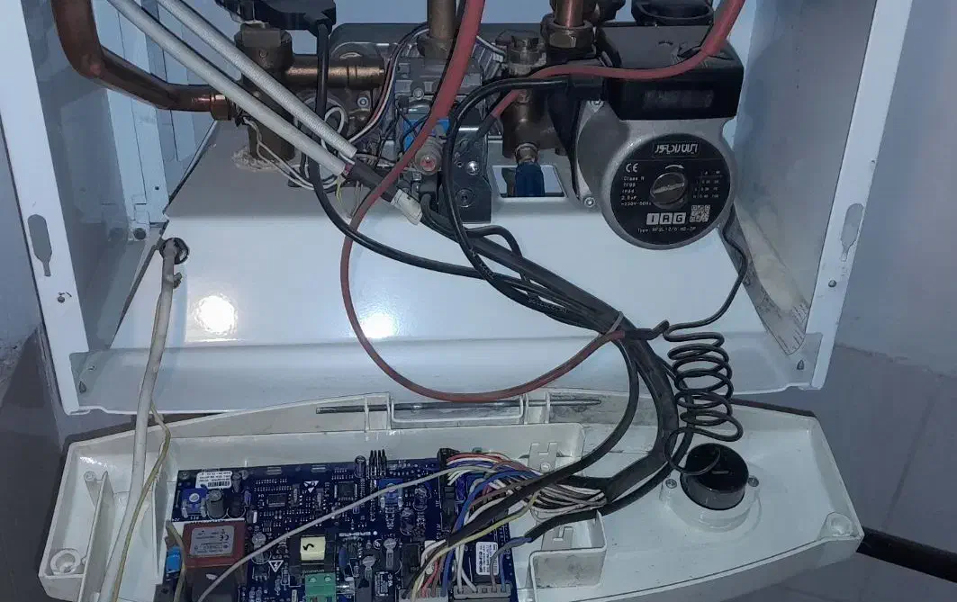 سرویسکار تخصصی پکیج،کولرگازی،هوا ساز ،پمپ،|خدمات پیشه و مهارت|مشهد, کوشش|دیوار