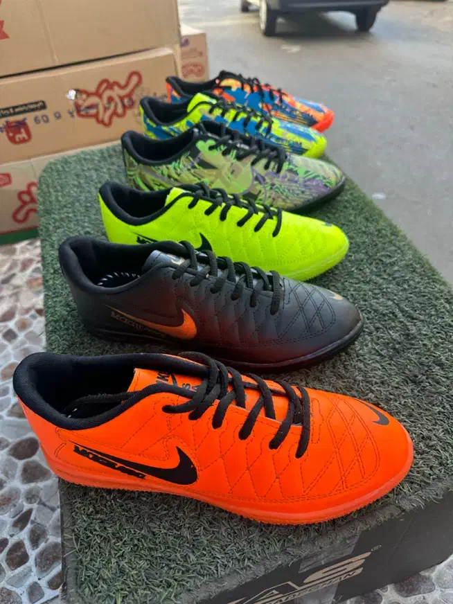 (کفش بابک ترکان)ورزشی سالنی فوتسالی اقتصادی اصل|کیف، کفش، کمربند|تبریز, |دیوار