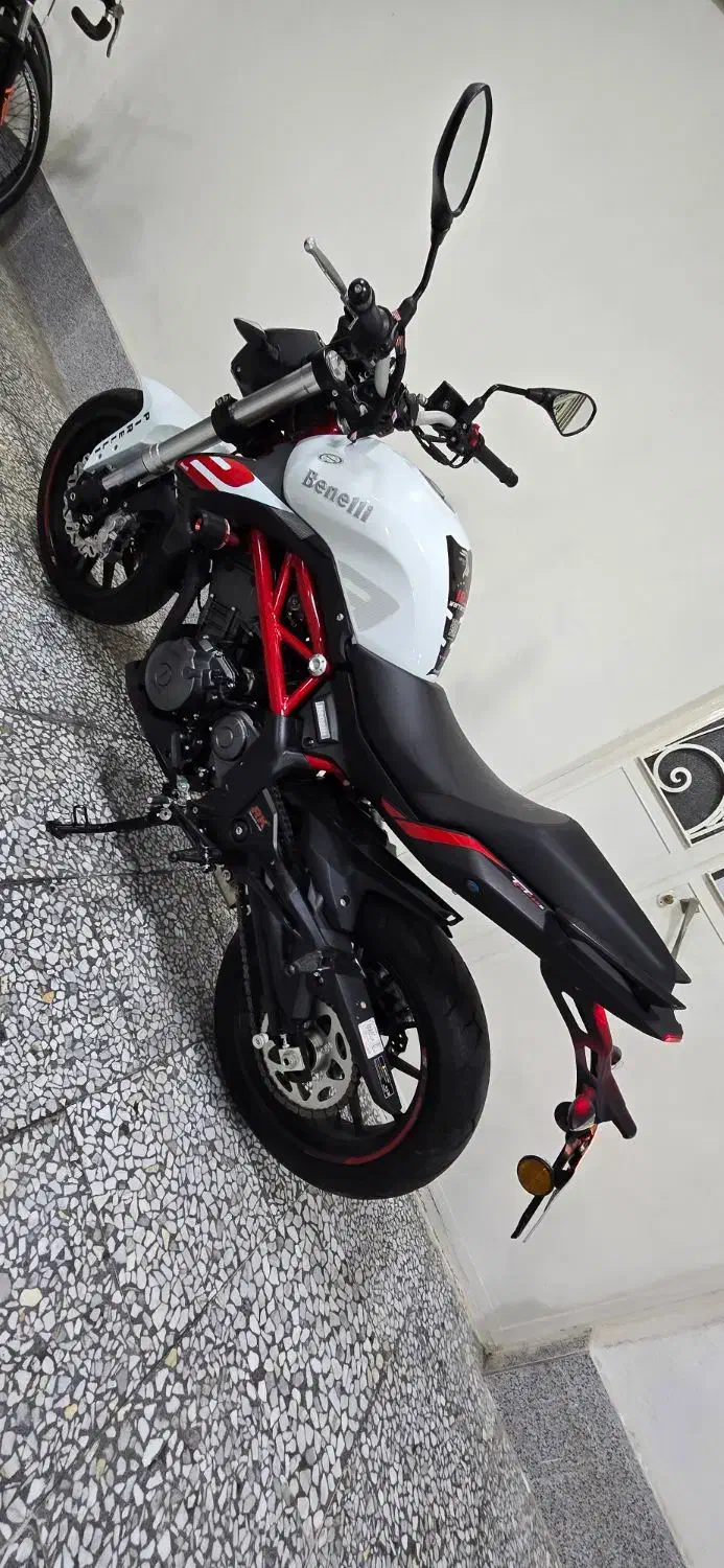 بنلی 300 مدل 1403|موتورسیکلت|بندر انزلی, لاله|دیوار