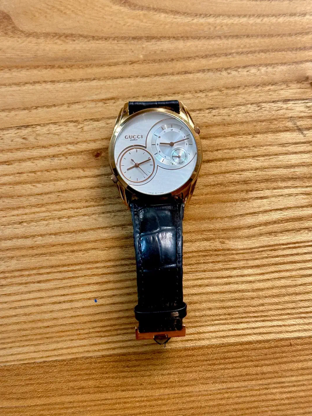 ساعت قدیمی باکیفیت ۲ موتوره گوچی ۲ زمانه gucci|ساعت|مشهد, احمدآباد|دیوار
