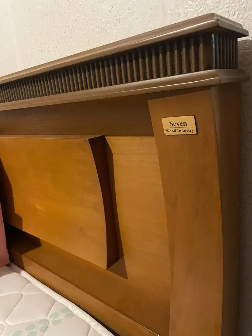 سرویس تخت خواب دو نفره|تخت و سرویس خواب|لاهیجان, شیخ زاهد|دیوار