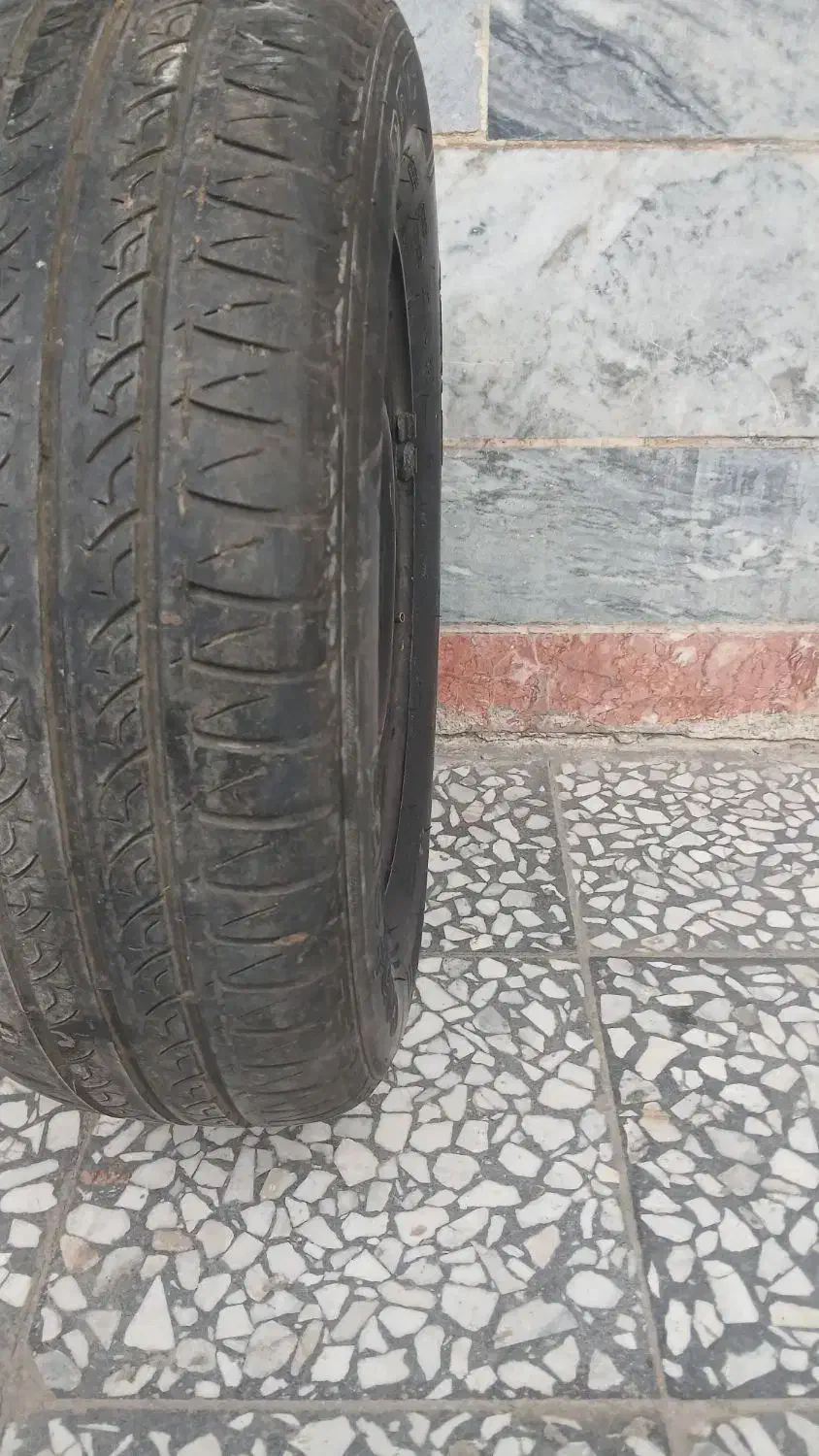 لاستیک با رینگ نو تیبا بدون هیچ ایرادی|قطعات یدکی و لوازم جانبی|خرمآباد, |دیوار