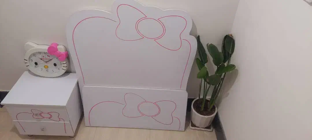 ست تخت خواب و ساعت کیتی|تخت و صندلی بچه|مراغه, |دیوار