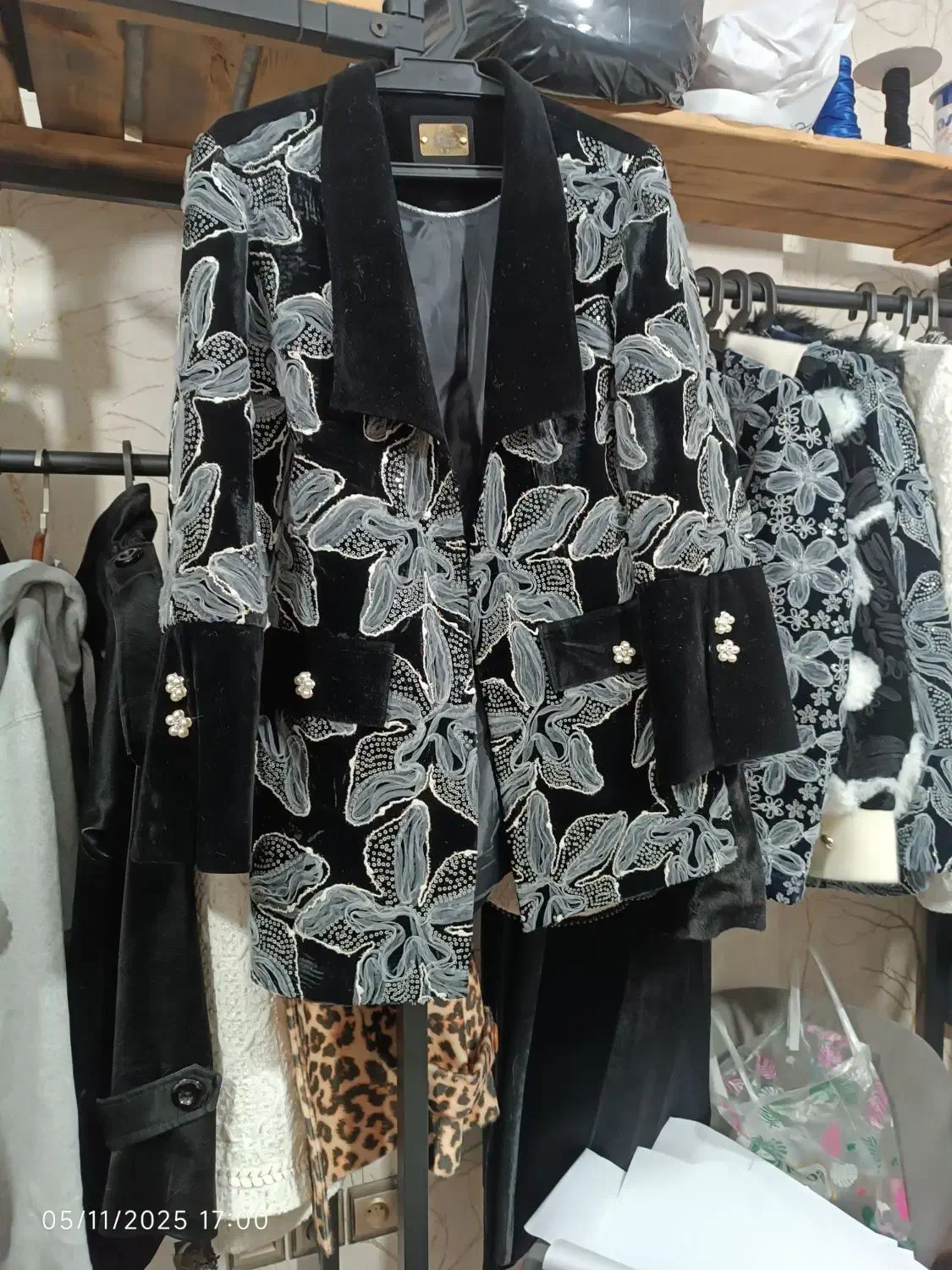 چرخکار ماهر مانتو دوز نیازمندیم|استخدام صنعتی، فنی، مهندسی|تهران, بهارستان|دیوار