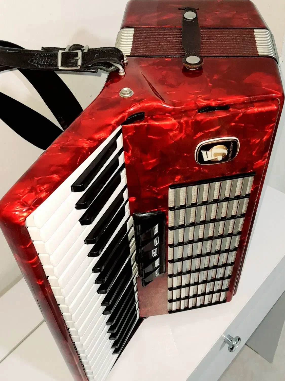 آکاردئون والت مستر آلمانی ۹۶ باس|پیانو، کیبورد، آکاردئون|مینودشت, |دیوار