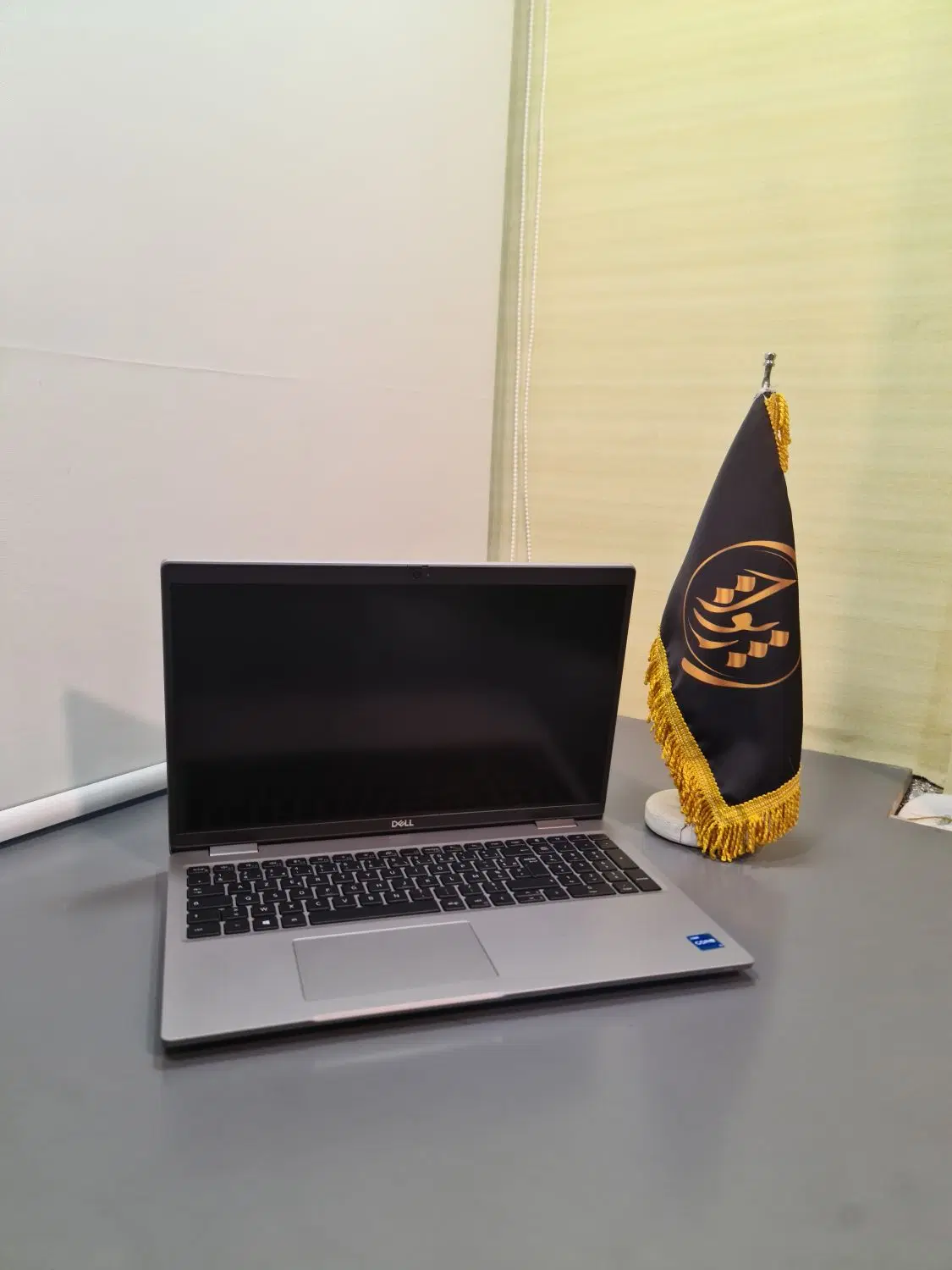 dell۵۵۲۰|رایانه همراه|تهران, فلسطین (میدان انقلاب)|دیوار