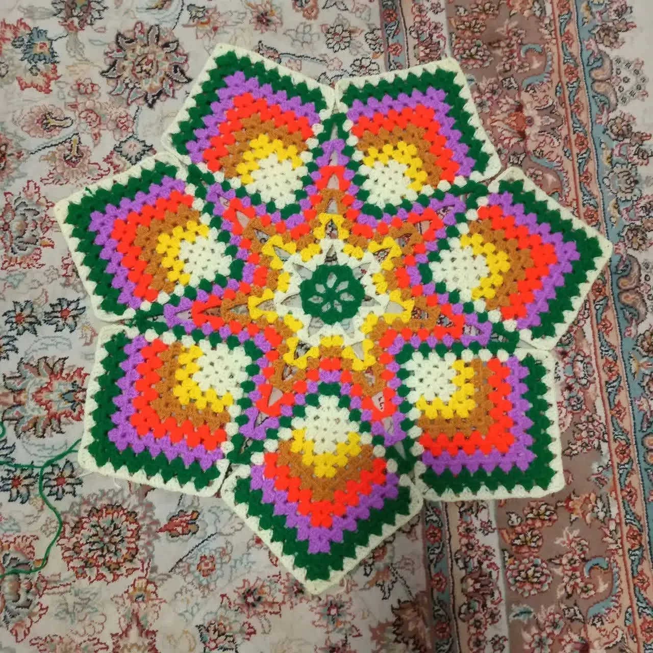 بافتنی های نازبانو|لباس|شیراز, قلات|دیوار