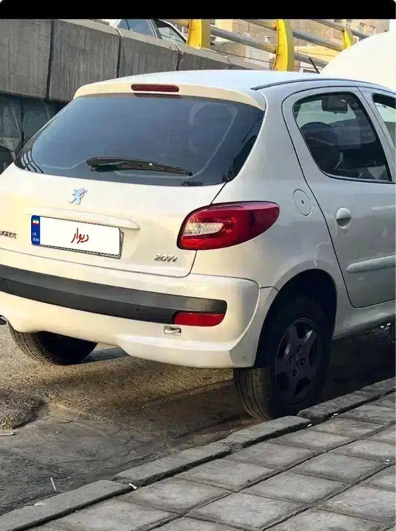 پژو ۲۰۷ کم کار کرد بیرنگ|خودرو سواری و وانت|تهران, تهرانسر غربی|دیوار