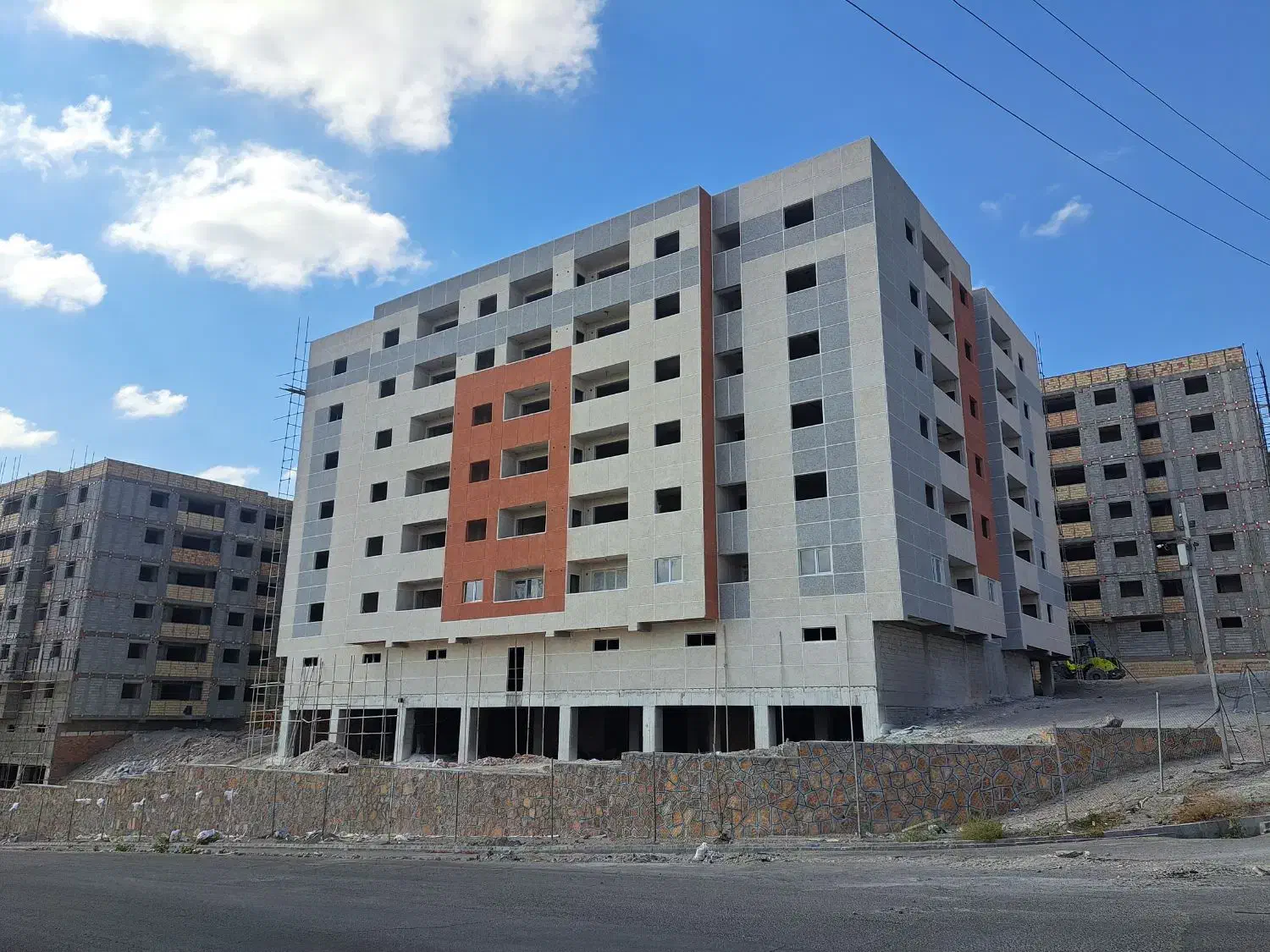 مهندس عمران یا معماری جهت کار در کارگاه ساختمانی|استخدام معماری، عمران و ساختمانی|تبریز, |دیوار