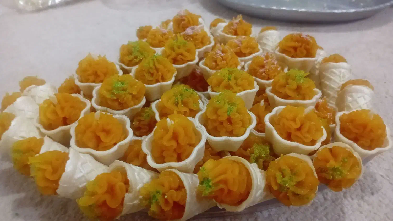 حلوارولتی و تارتی مجلسی با کیفیت ارزان وپیک رایگان|خوردنی و آشامیدنی|قم, جمکران|دیوار