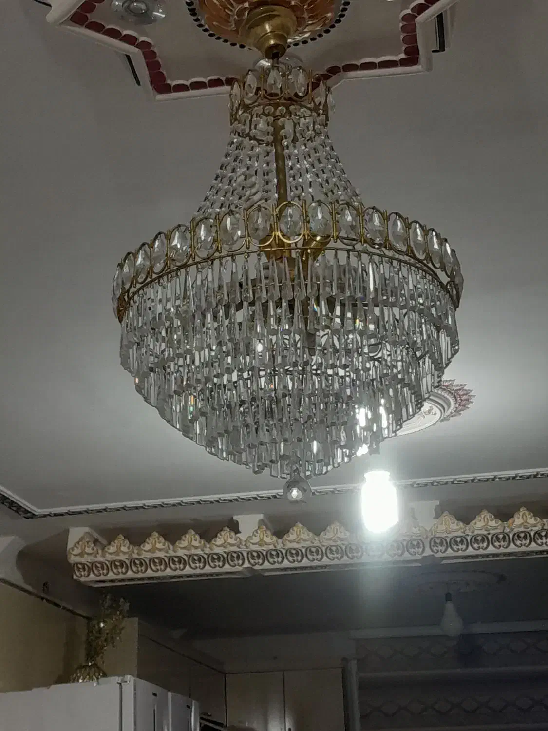 لوستر|لوستر و چراغ آویز|قروه, |دیوار