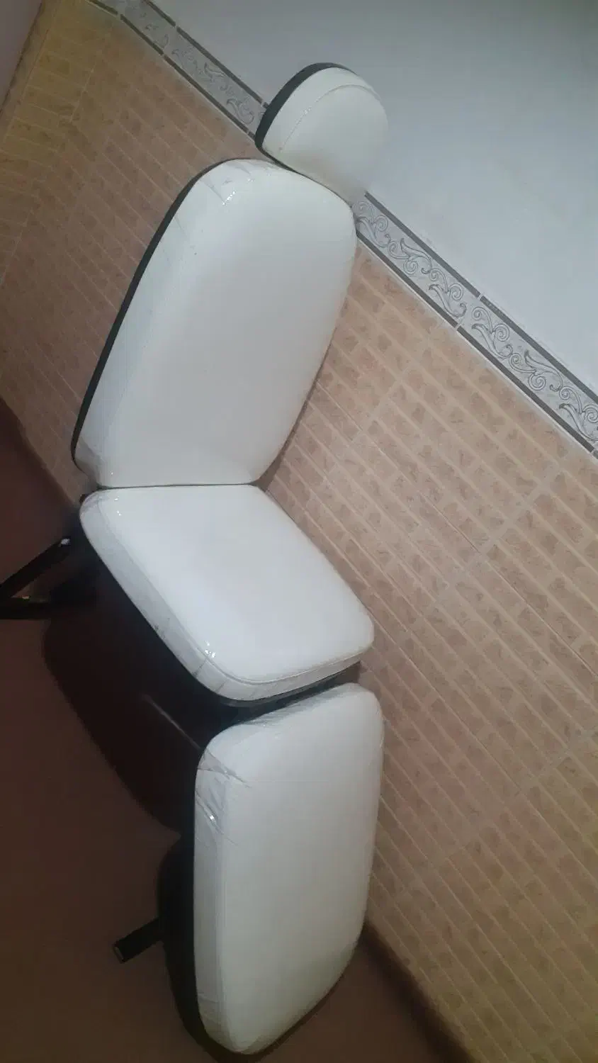 صندلی ارایشگری تاشو.هم برای نشستن وهم دراز کشیدن|آرایشگاه و سالنهای زیبایی|شهریار, اسکمان|دیوار