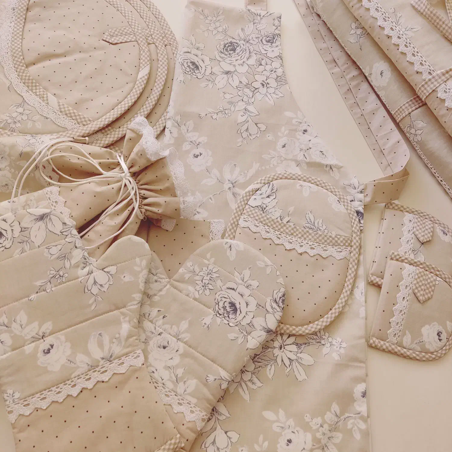 دوخت سرویس آشپزخانه|سفره، حوله، دستمال آشپزخانه|اصفهان, چرخاب|دیوار