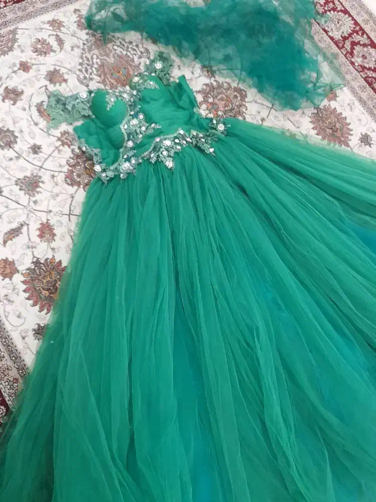 لباس مجلسی|لباس|ماکو, |دیوار