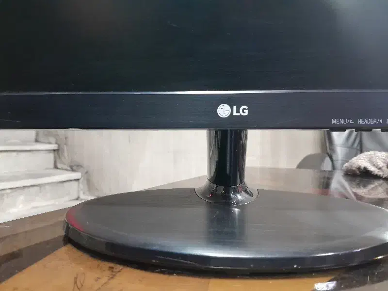 مانیتور ال جی ۱۹ اینچ|قطعات و لوازم جانبی رایانه|ورامین, ورامین|دیوار