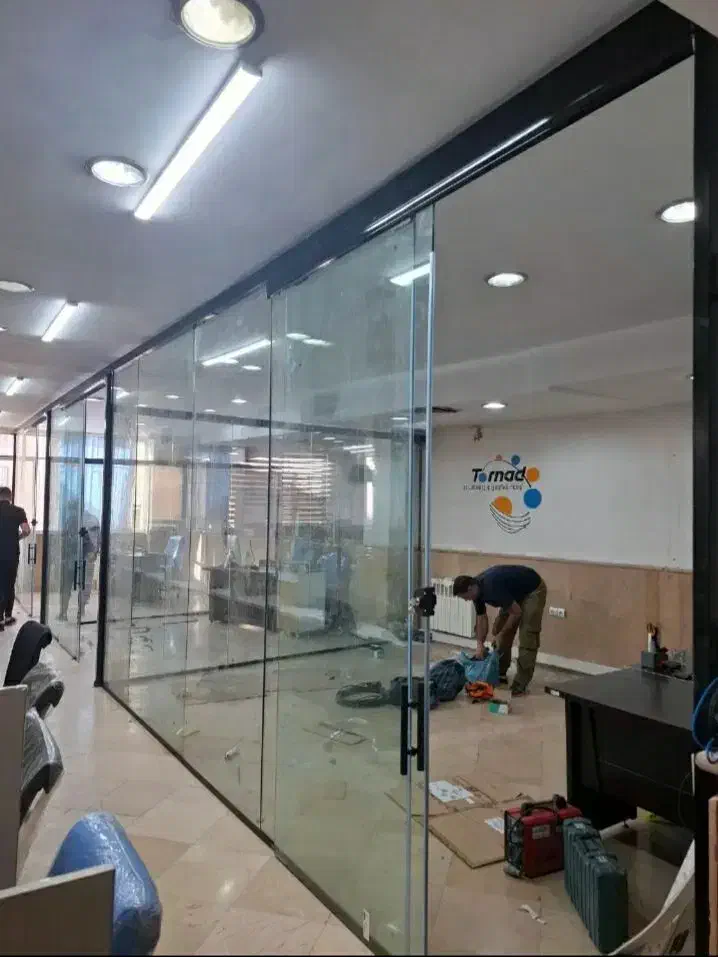 خدمات تعمیر رگلاژ درب و نصب شیشه سکوریت نرخ شکن|خدمات پیشه و مهارت|قزوین, |دیوار