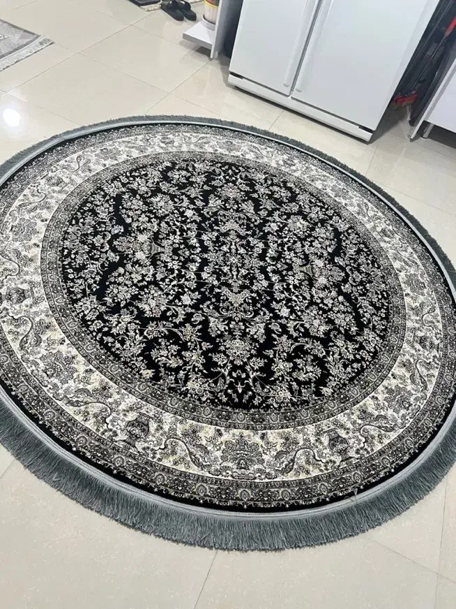قالیچه گرد ۱۲۰۰ شانه ۴متری ( ۲ متر در ۲ متر)|فرش|شیراز, طلاب|دیوار