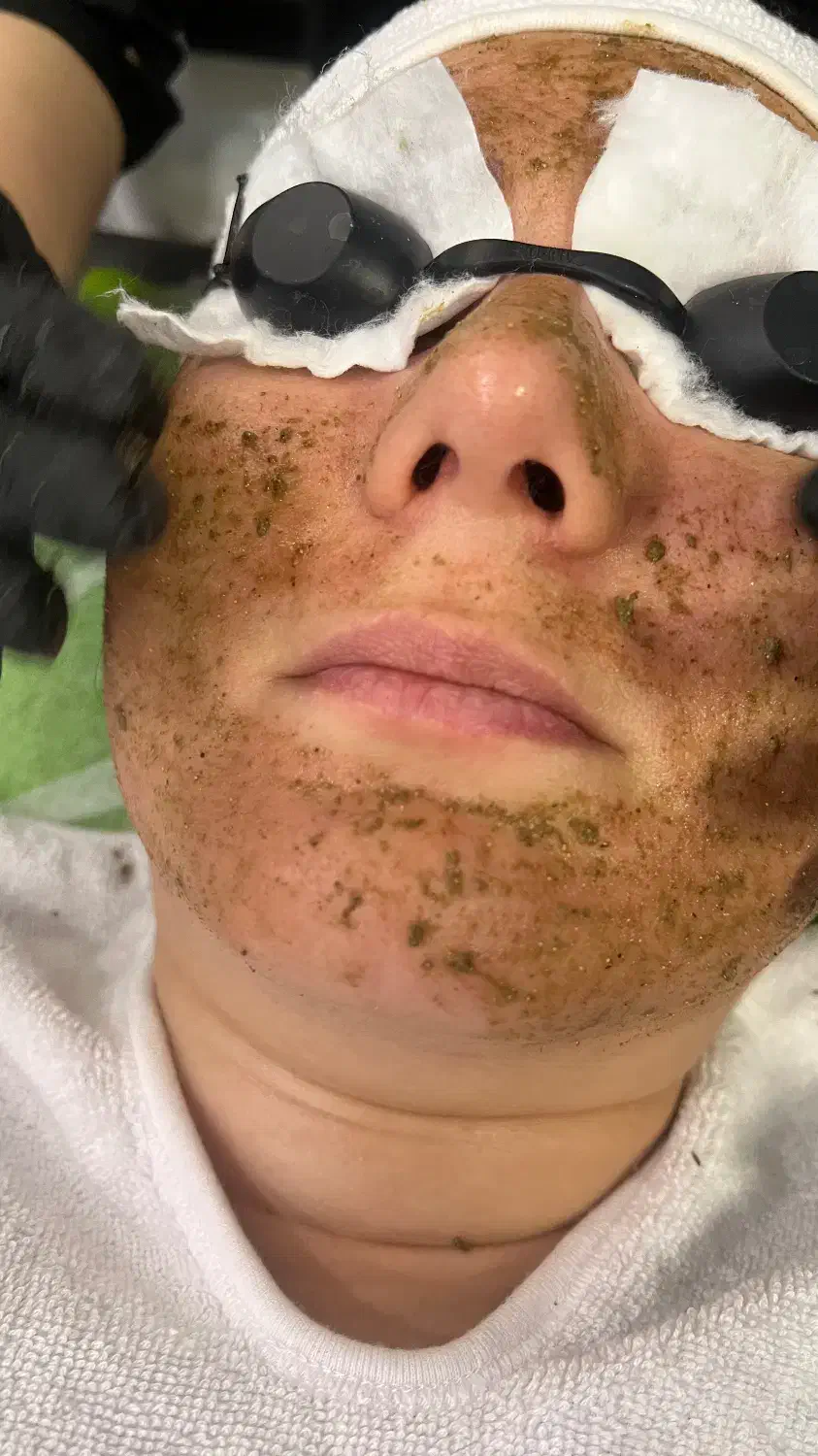 آموزش پاکسازی پوست زنانه و ارائه خدمات|خدمات آرایشگری و زیبایی|تهران, امانیه|دیوار