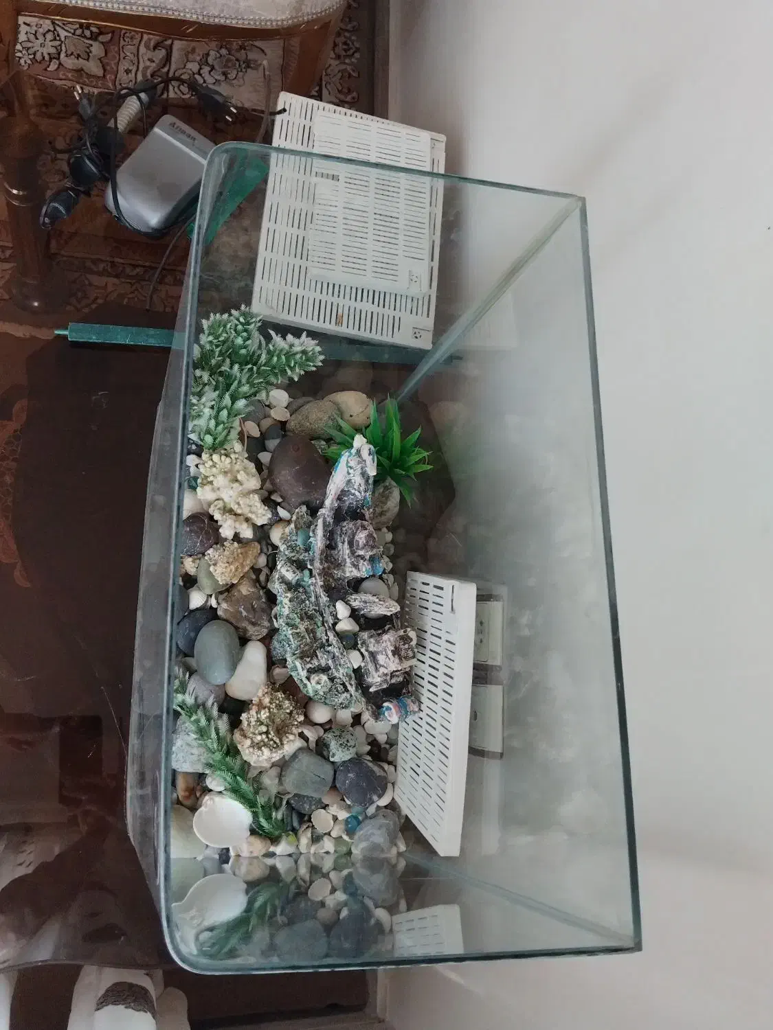 آکواریوم شیشه خم شرکتی با وسایل|ماهی|همدان, |دیوار
