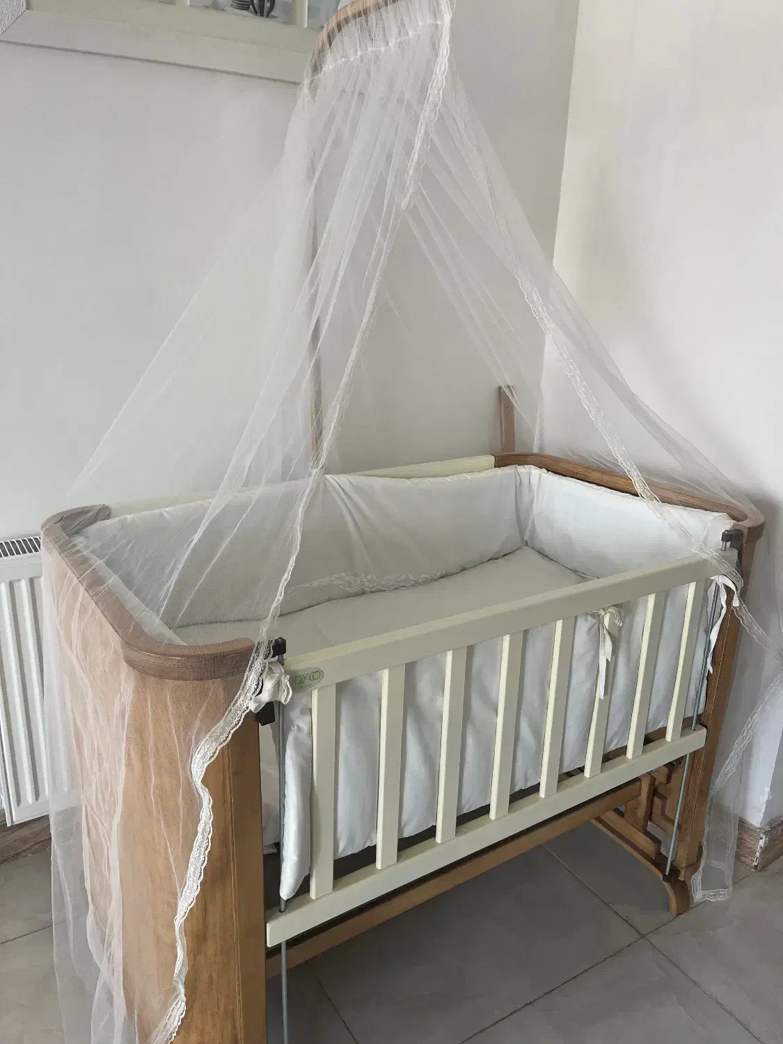 تخت نوزاد|تخت و صندلی بچه|رشت, نخودچر|دیوار