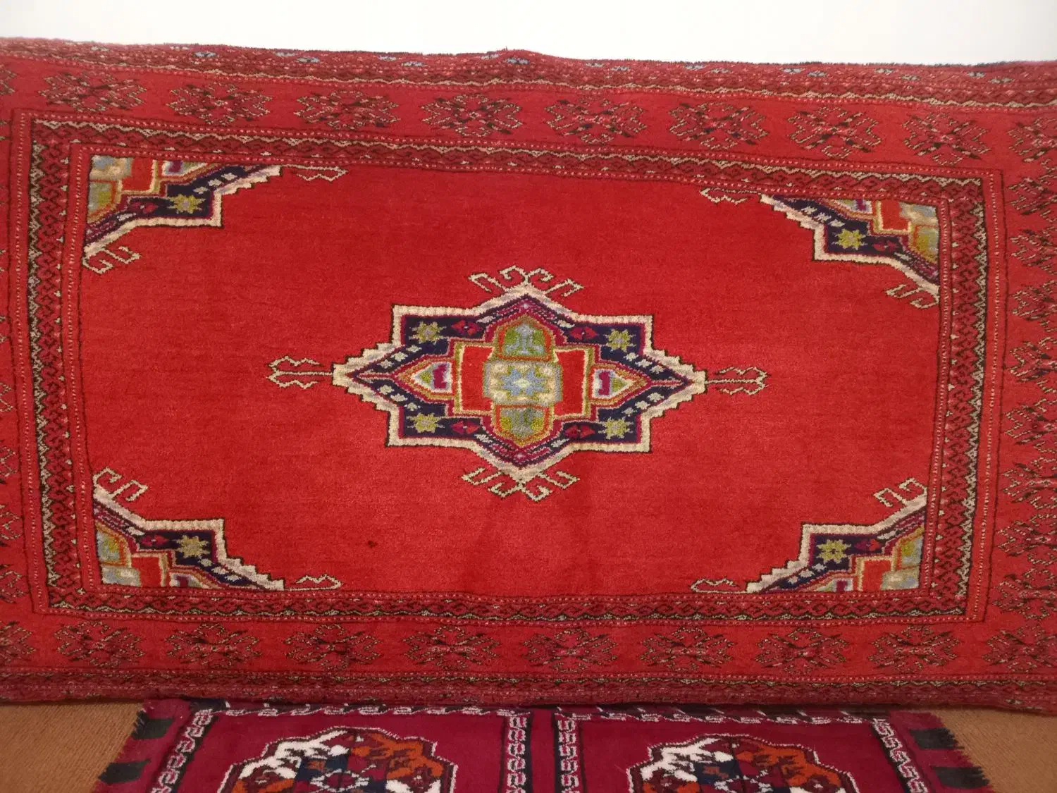 پشتی دست بافت|پشتی|گنبد کاووس, |دیوار