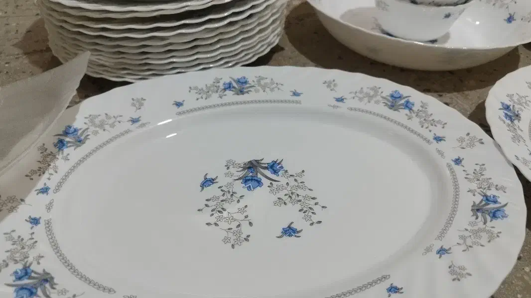 ظرف چینی نو 12نفره|ظروف سرو و پذیرایی|ایذه, |دیوار