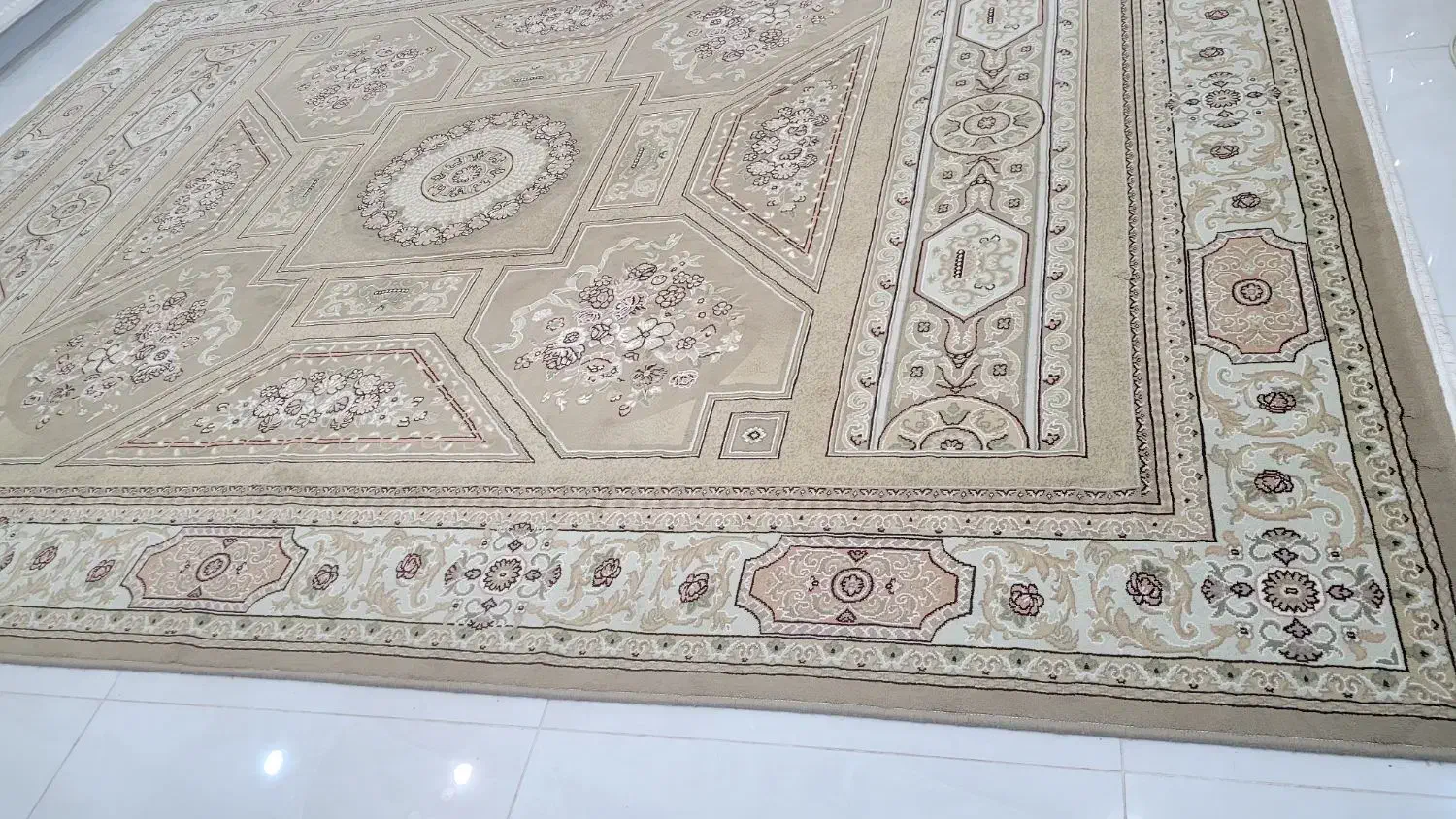 فرش ۱۲ متری بزرگمهر|فرش|اراک, |دیوار