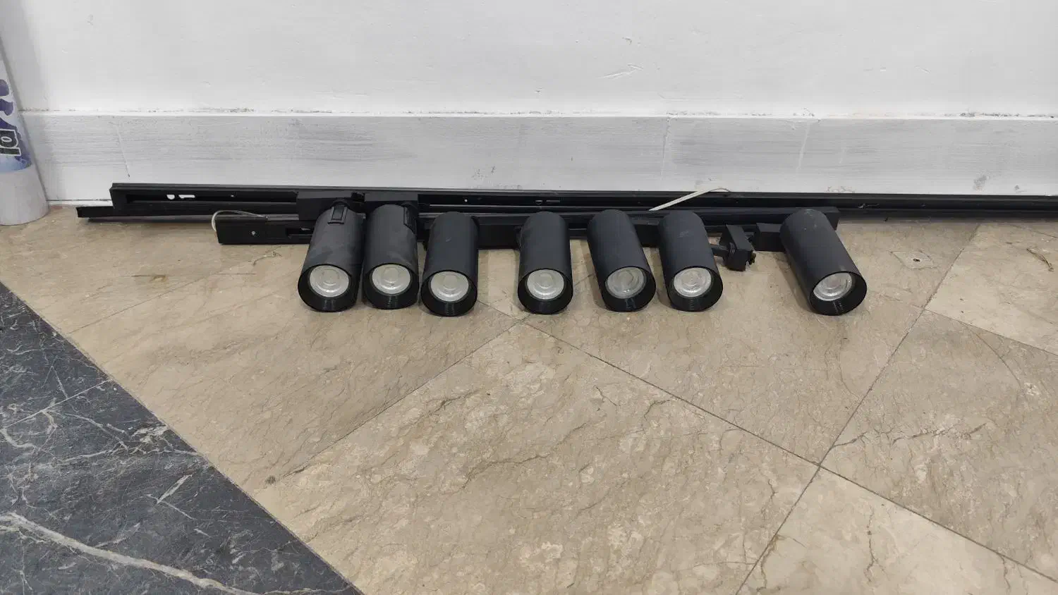 لامپ و چراغ لامپ|لامپ و چراغ|هشتگرد, شهرک بعثت|دیوار