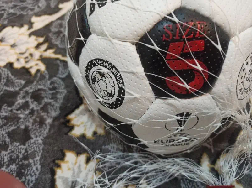 توپ مخصوص زمین چمن|ورزشهای توپی|خمین, |دیوار