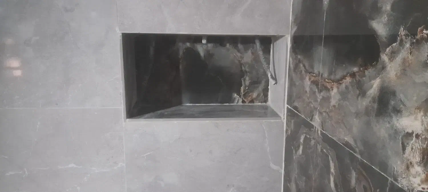 کاشیکاری بندکشی سنگ کف و سنگ لاشه کف ، و بلوک چینی|خدمات پیشه و مهارت|آباده, |دیوار