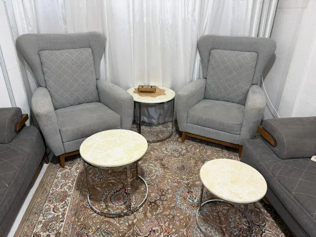 مبل راحتی ۷ نفره و میز وسط و ۳ عدد عسلی|مبلمان خانگی و میز عسلی|پاکدشت, حصار امیر|دیوار