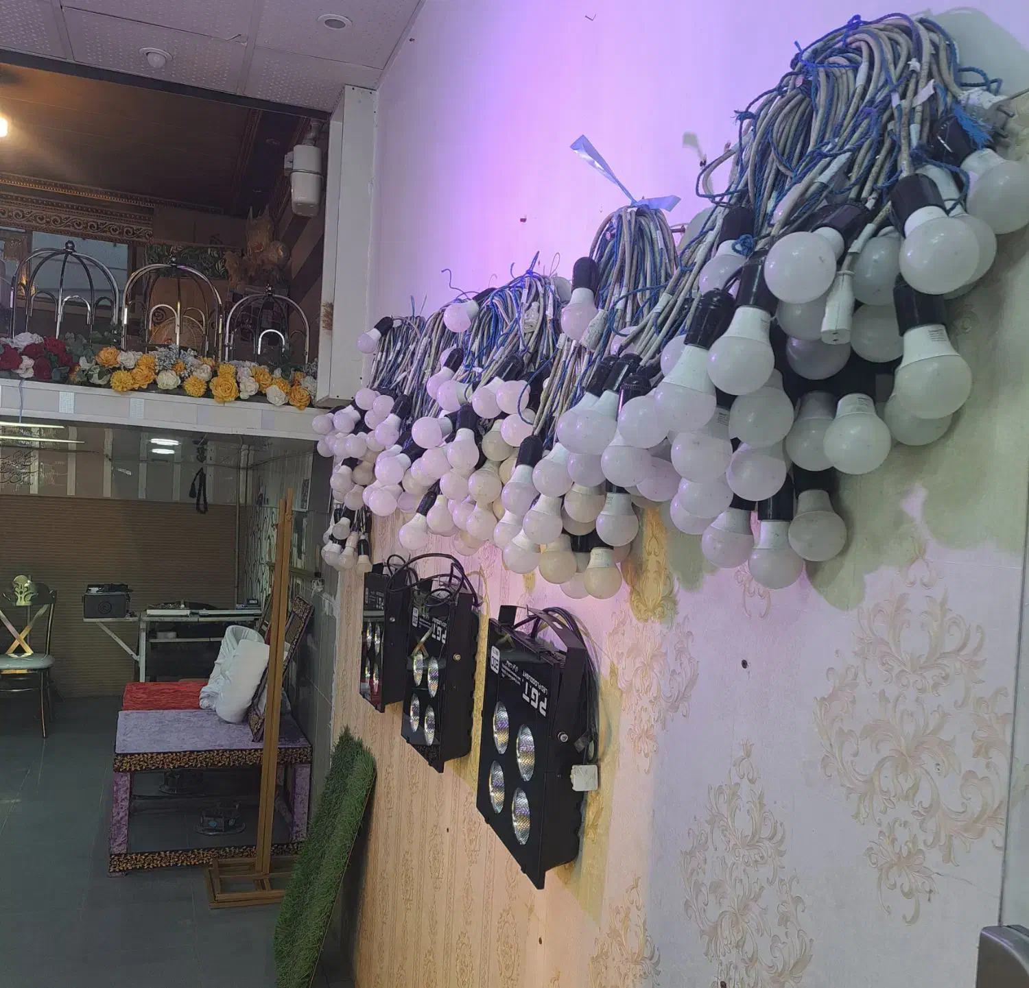 ریسه سفید و پرژکتور|ریسه و چراغ تزئینی|بروجرد, |دیوار