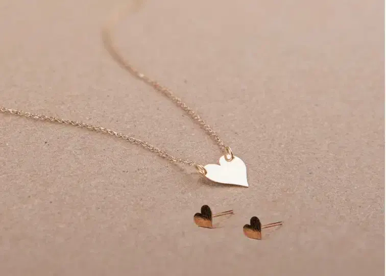 طلا پیدا شده|اشیا|مشهد, پروین اعتصامی|دیوار