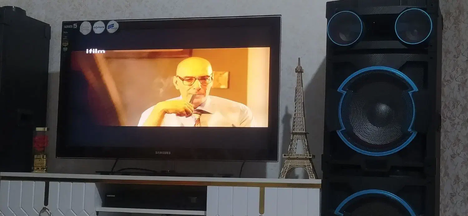 تلویزیون ۴۰ اینچ|تلویزیون و پروژکتور|محمدیه-قزوین, |دیوار