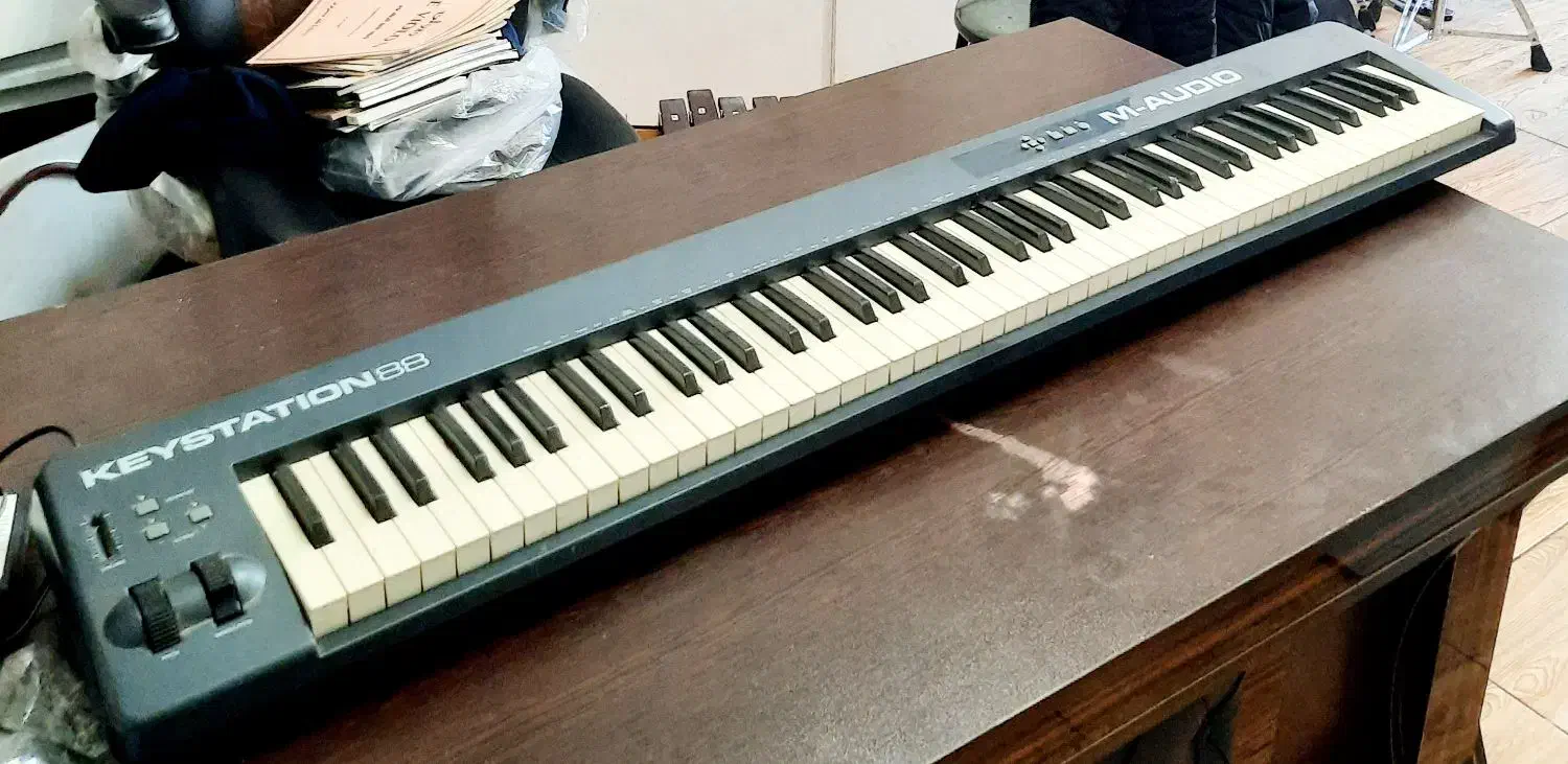 میدی کنترلر حرفه ای|پیانو، کیبورد، آکاردئون|رشت, گلسار|دیوار