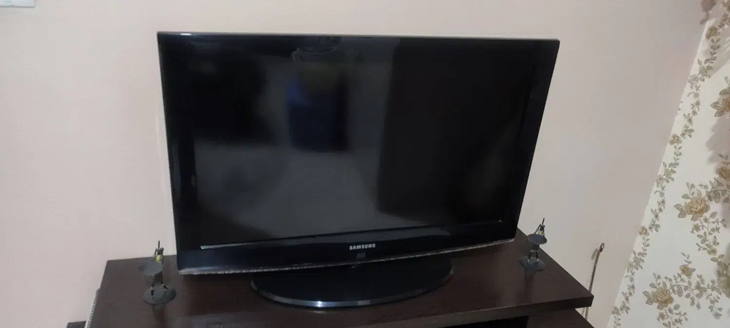 ال سی دی ۴۲اینچ|تلویزیون و پروژکتور|سهند, |دیوار