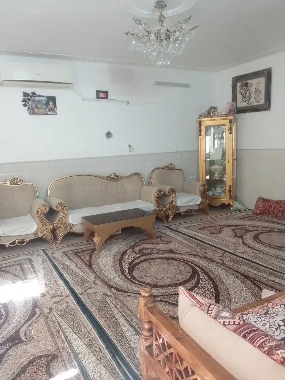 دو عدد مبل یک نفره|مبلمان خانگی و میز عسلی|قم, منبع آب|دیوار