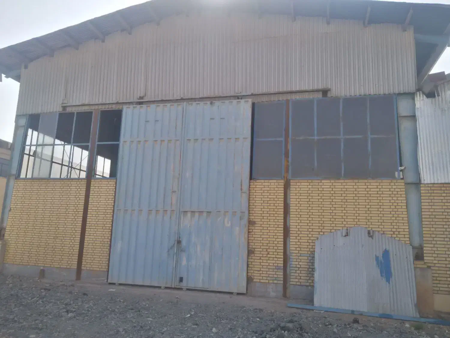 اجاره سوله ۶۰۰ متری با محیط باز|اجارهٔ دفتر صنعتی، کشاورزی، تجاری|شهرضا, |دیوار