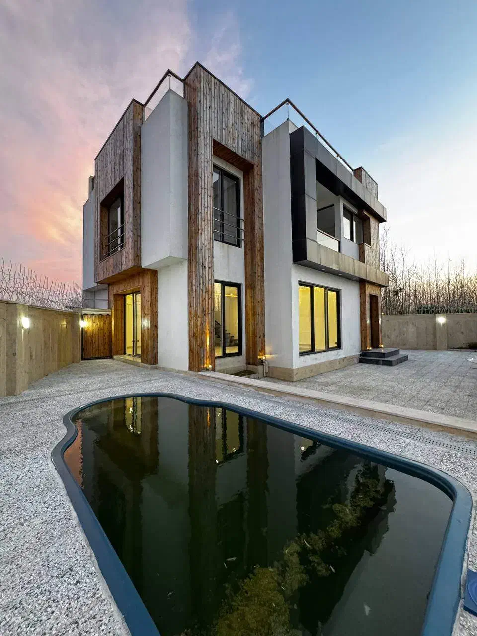 ویلاشهرکی استخردار/برج طاووس منطقه آزاد/زیباکنار|فروش خانه و ویلا|رشت, گلسار|دیوار