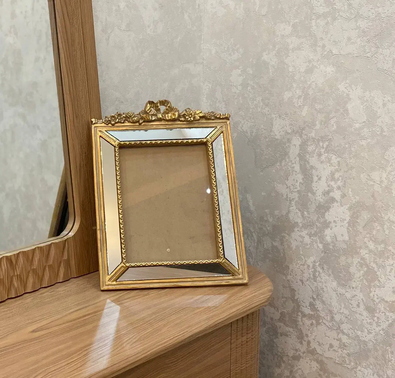 قاب عکس|تابلو، نقاشی، عکس|رباط‌کریم, رباط‌کریم|دیوار