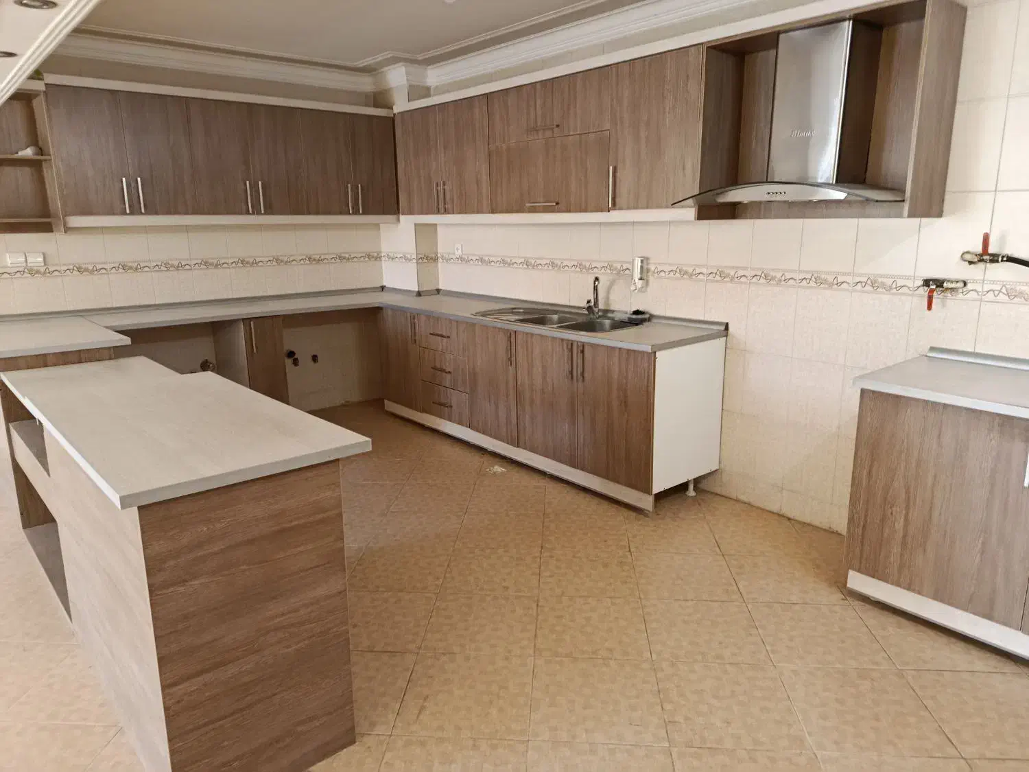 فروش یک واحد آپارتمان|فروش آپارتمان|تیران, |دیوار