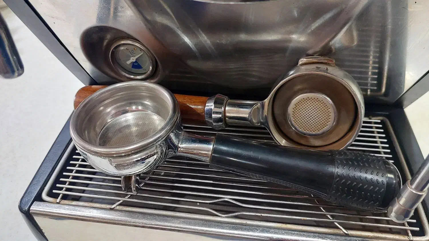 قهوه‌ساز حرفه‌ای Nuova Simonelli Musica ایتالیایی|کافی‌شاپ و رستوران|کرمان, |دیوار