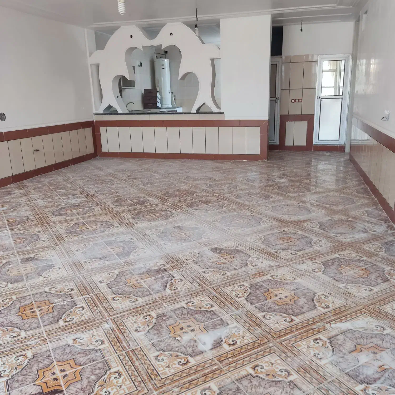 رهن منزل|اجارهٔ خانه و ویلا|شیراز, کوشک میدان|دیوار