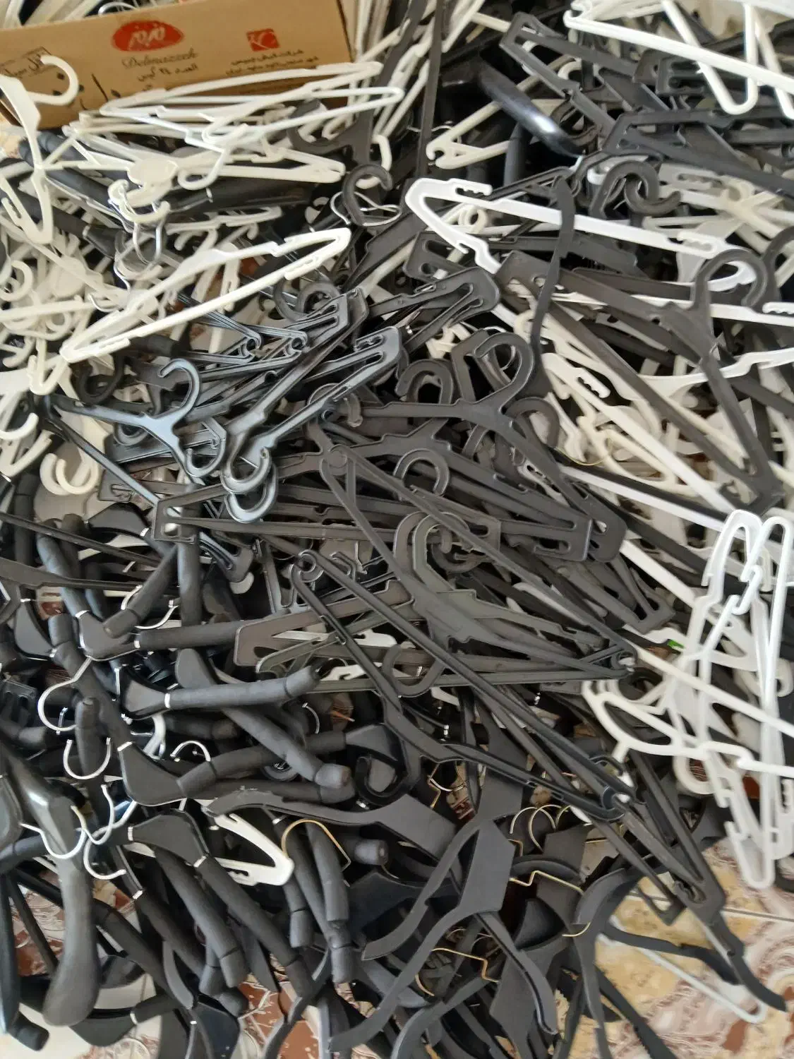 چوب لباسی|بندرخت و رخت‌آویز|نظرآباد, نظرآباد|دیوار